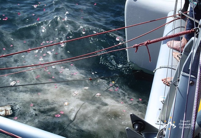 Scattering Ashes At Sea Ceremonies Image 4