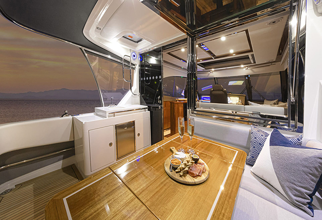 Riviera Aft deck 011 