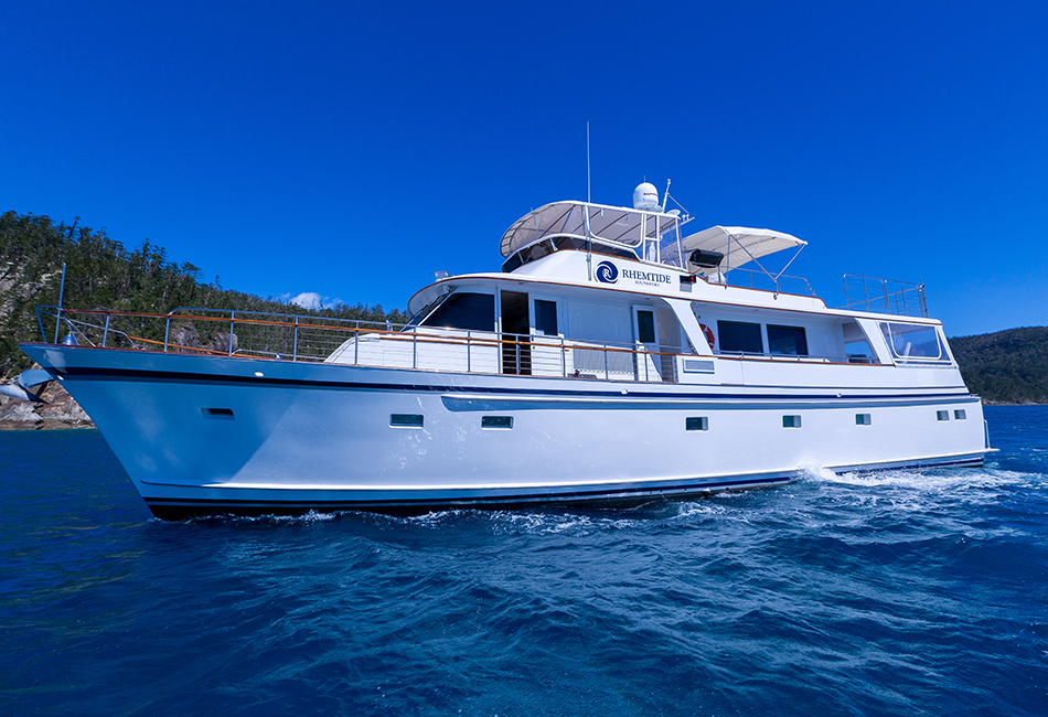 RHEMTIDE 76’ Jack Hargraves Classic Motor Yacht - Water Transfer