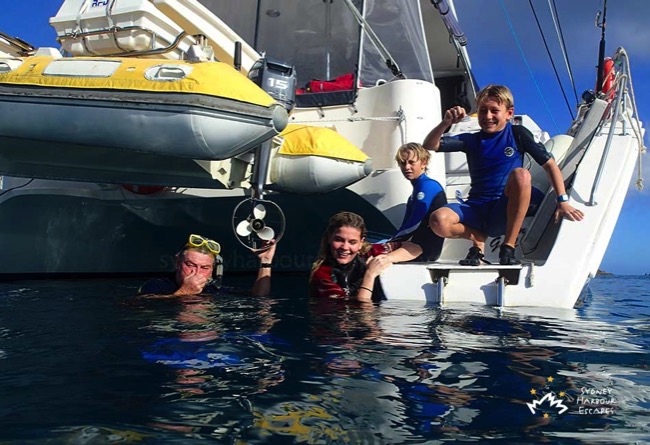 Family Snorkelling in Whitsundays 