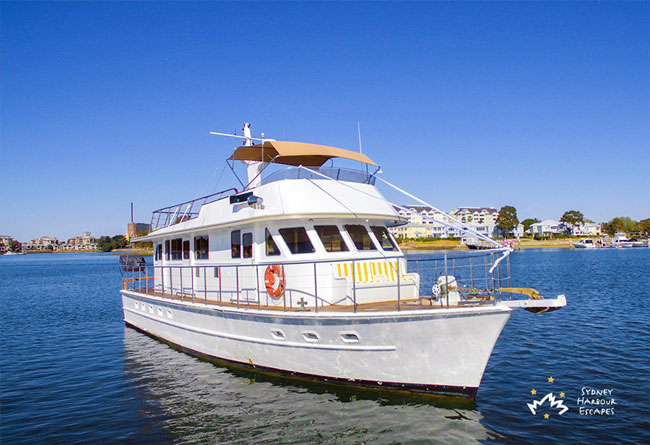 Silver Spirit Anchored Front View